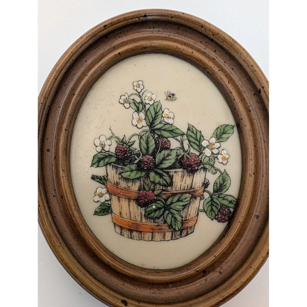 Marvetti Cultured Ivory Hand Painted Engraving Blackberry Botanical Oval Frame